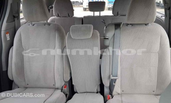 Buy Import Toyota Sienna White Car in Import - Dubai in Bumthang Buy Import Toyota Sienna White Car in Import - Dubai in Bumthang
