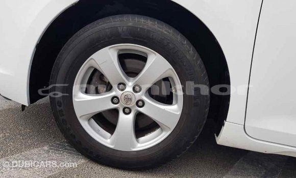 Buy Import Toyota Sienna White Car in Import - Dubai in Bumthang Buy Import Toyota Sienna White Car in Import - Dubai in Bumthang