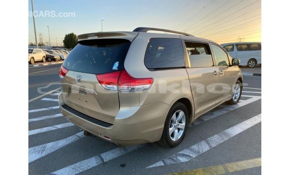 Buy Import Toyota Sienna Other Car in Import - Dubai in Bumthang Buy Import Toyota Sienna Other Car in Import - Dubai in Bumthang