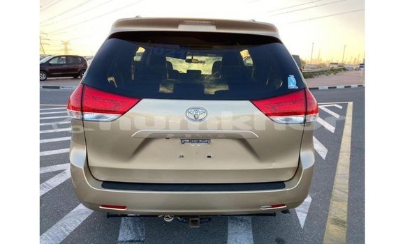Buy Import Toyota Sienna Other Car in Import - Dubai in Bumthang Buy Import Toyota Sienna Other Car in Import - Dubai in Bumthang