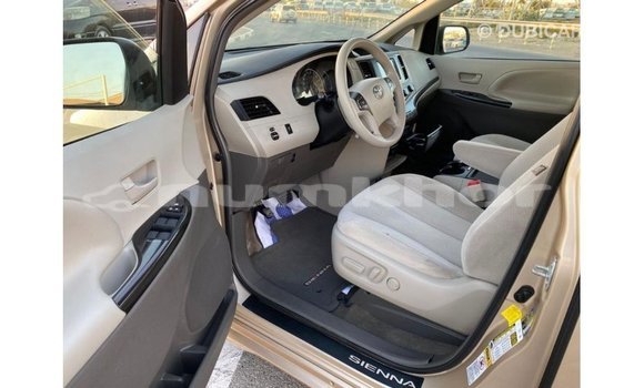 Buy Import Toyota Sienna Other Car in Import - Dubai in Bumthang Buy Import Toyota Sienna Other Car in Import - Dubai in Bumthang
