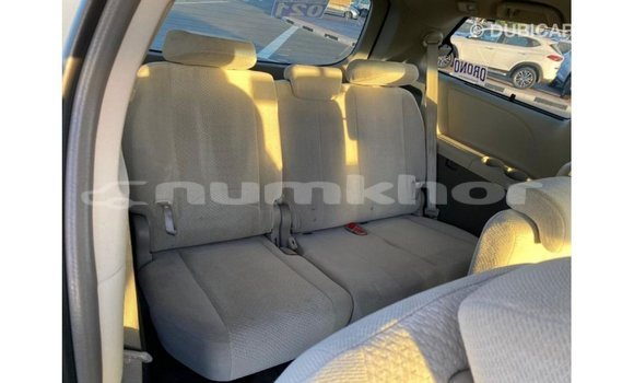 Buy Import Toyota Sienna Other Car in Import - Dubai in Bumthang Buy Import Toyota Sienna Other Car in Import - Dubai in Bumthang