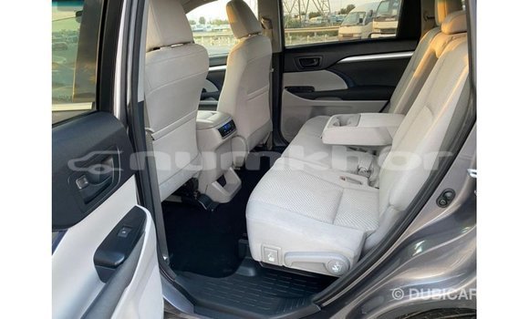 Buy Import Toyota Highlander Other Car in Import - Dubai in Bumthang Buy Import Toyota Highlander Other Car in Import - Dubai in Bumthang
