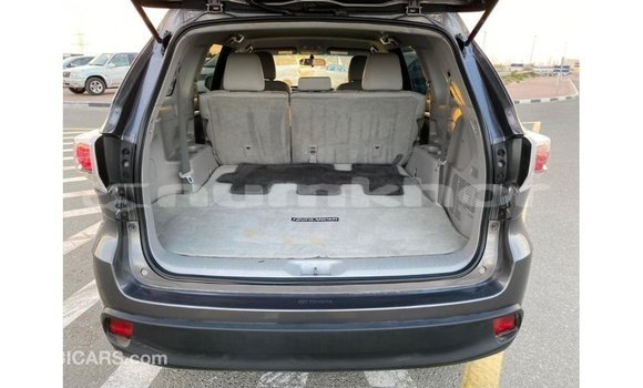 Buy Import Toyota Highlander Other Car in Import - Dubai in Bumthang Buy Import Toyota Highlander Other Car in Import - Dubai in Bumthang
