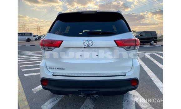 Buy Import Toyota Highlander White Car in Import - Dubai in Bumthang Buy Import Toyota Highlander White Car in Import - Dubai in Bumthang