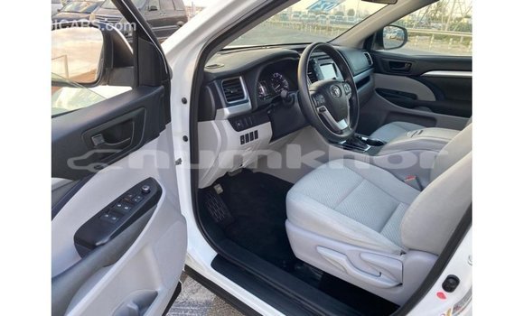 Buy Import Toyota Highlander White Car in Import - Dubai in Bumthang Buy Import Toyota Highlander White Car in Import - Dubai in Bumthang