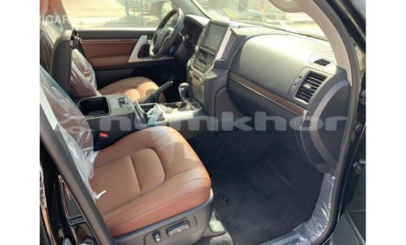 Buy Import Toyota Land Cruiser Black Car in Import - Dubai in Bumthang Buy Import Toyota Land Cruiser Black Car in Import - Dubai in Bumthang