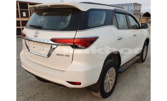 Buy Import Toyota Fortuner White Car in Import - Dubai in Bumthang Buy Import Toyota Fortuner White Car in Import - Dubai in Bumthang