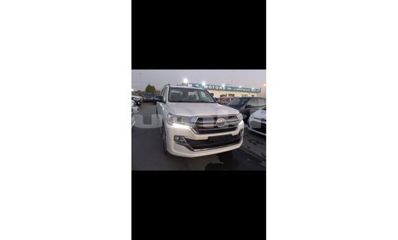 Buy Import Toyota Land Cruiser White Car in Import - Dubai in Bumthang Buy Import Toyota Land Cruiser White Car in Import - Dubai in Bumthang