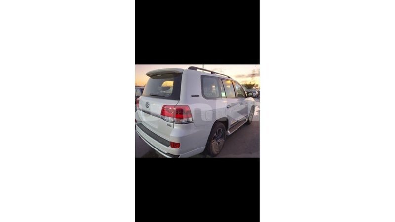 Big with watermark toyota land cruiser bumthang import dubai 3318