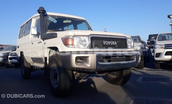 Buy Import Toyota Land Cruiser White Car in Import - Dubai in Bumthang Buy Import Toyota Land Cruiser White Car in Import - Dubai in Bumthang