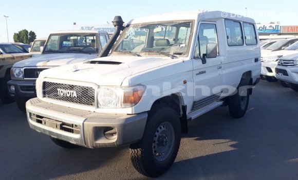 Buy Import Toyota Land Cruiser White Car in Import - Dubai in Bumthang Buy Import Toyota Land Cruiser White Car in Import - Dubai in Bumthang