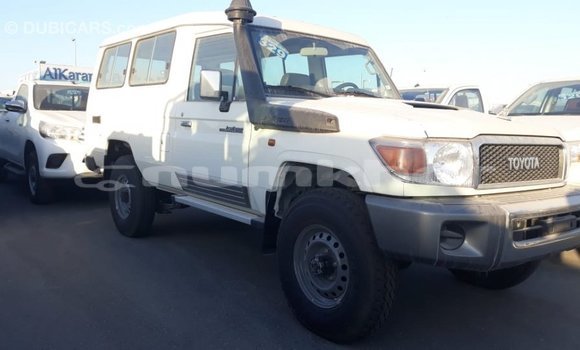 Buy Import Toyota Land Cruiser White Car in Import - Dubai in Bumthang Buy Import Toyota Land Cruiser White Car in Import - Dubai in Bumthang