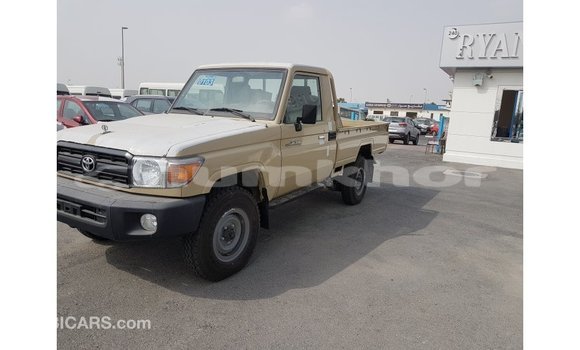 Buy Import Toyota Land Cruiser Beige Car in Import - Dubai in Bumthang Buy Import Toyota Land Cruiser Beige Car in Import - Dubai in Bumthang