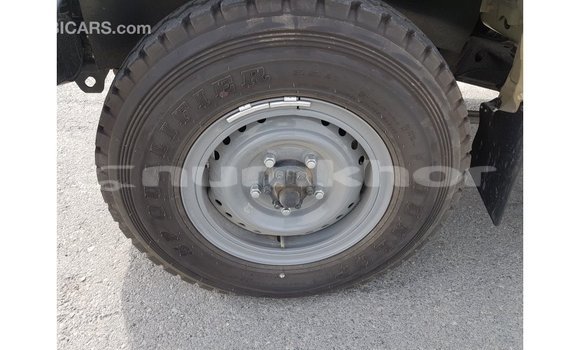 Buy Import Toyota Land Cruiser Beige Car in Import - Dubai in Bumthang Buy Import Toyota Land Cruiser Beige Car in Import - Dubai in Bumthang