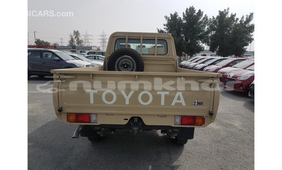 Buy Import Toyota Land Cruiser Beige Car in Import - Dubai in Bumthang Buy Import Toyota Land Cruiser Beige Car in Import - Dubai in Bumthang