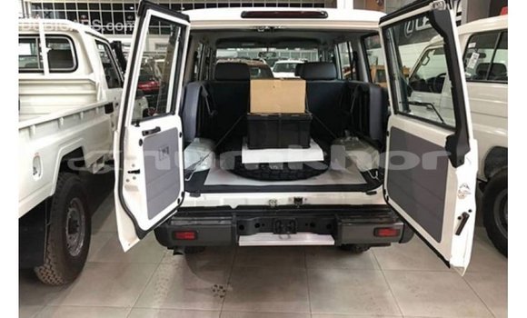 Buy Import Toyota Land Cruiser White Car in Import - Dubai in Bumthang Buy Import Toyota Land Cruiser White Car in Import - Dubai in Bumthang