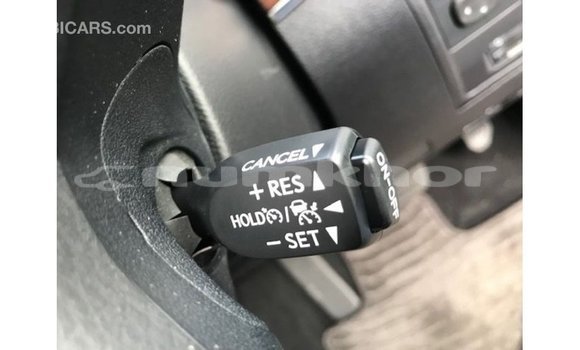 Buy Import Toyota Land Cruiser White Car in Import - Dubai in Bumthang Buy Import Toyota Land Cruiser White Car in Import - Dubai in Bumthang