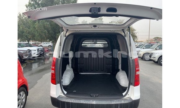 Buy Import Hyundai Cargo White Car in Import - Dubai in Bumthang Buy Import Hyundai Cargo White Car in Import - Dubai in Bumthang