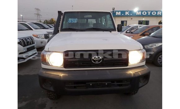 Buy Import Toyota Land Cruiser White Car in Import - Dubai in Bumthang Buy Import Toyota Land Cruiser White Car in Import - Dubai in Bumthang