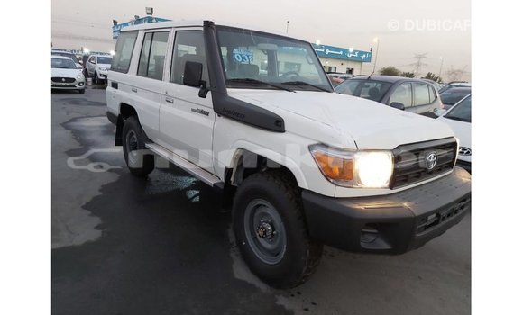 Buy Import Toyota Land Cruiser White Car in Import - Dubai in Bumthang Buy Import Toyota Land Cruiser White Car in Import - Dubai in Bumthang