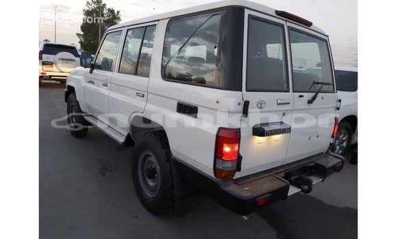 Buy Import Toyota Land Cruiser White Car in Import - Dubai in Bumthang Buy Import Toyota Land Cruiser White Car in Import - Dubai in Bumthang