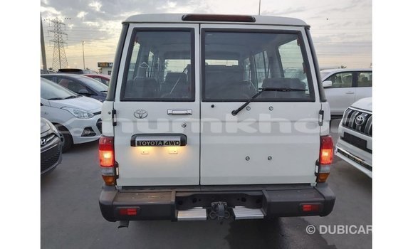 Buy Import Toyota Land Cruiser White Car in Import - Dubai in Bumthang Buy Import Toyota Land Cruiser White Car in Import - Dubai in Bumthang