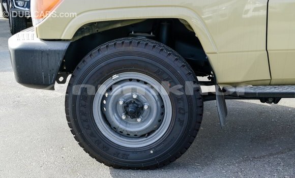 Buy Import Toyota Land Cruiser Beige Car in Import - Dubai in Bumthang Buy Import Toyota Land Cruiser Beige Car in Import - Dubai in Bumthang