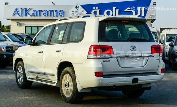 Buy Import Toyota Land Cruiser White Car in Import - Dubai in Bumthang Buy Import Toyota Land Cruiser White Car in Import - Dubai in Bumthang