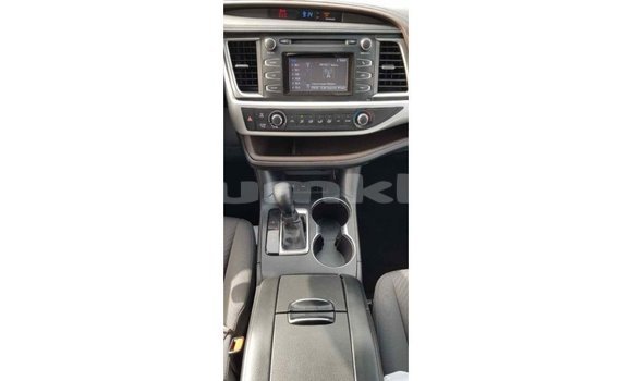 Buy Import Toyota Highlander Brown Car in Import - Dubai in Bumthang Buy Import Toyota Highlander Brown Car in Import - Dubai in Bumthang