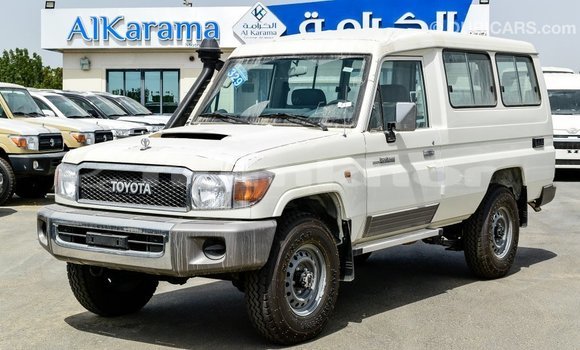 Buy Import Toyota Land Cruiser White Car in Import - Dubai in Bumthang Buy Import Toyota Land Cruiser White Car in Import - Dubai in Bumthang