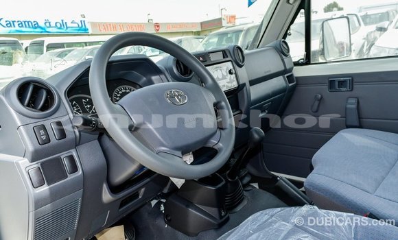 Buy Import Toyota Land Cruiser White Car in Import - Dubai in Bumthang Buy Import Toyota Land Cruiser White Car in Import - Dubai in Bumthang