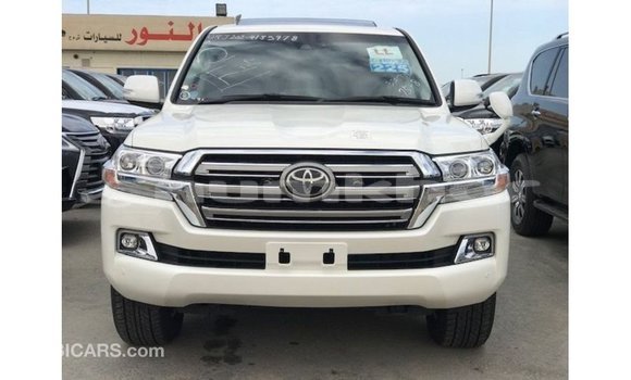 Buy Import Toyota Land Cruiser White Car in Import - Dubai in Bumthang Buy Import Toyota Land Cruiser White Car in Import - Dubai in Bumthang