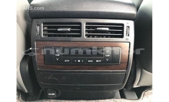 Buy Import Toyota Land Cruiser White Car in Import - Dubai in Bumthang Buy Import Toyota Land Cruiser White Car in Import - Dubai in Bumthang