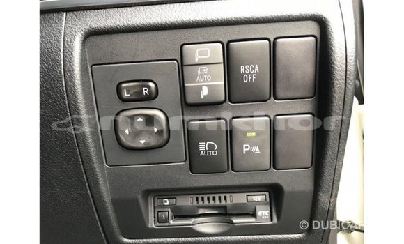 Buy Import Toyota Land Cruiser White Car in Import - Dubai in Bumthang Buy Import Toyota Land Cruiser White Car in Import - Dubai in Bumthang