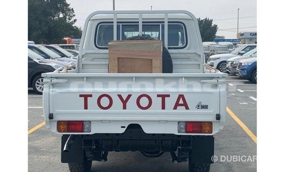 Buy Import Toyota Land Cruiser White Car in Import - Dubai in Bumthang Buy Import Toyota Land Cruiser White Car in Import - Dubai in Bumthang