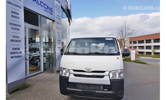Buy Import Toyota Hiace White Car in Import - Dubai in Bumthang Buy Import Toyota Hiace White Car in Import - Dubai in Bumthang