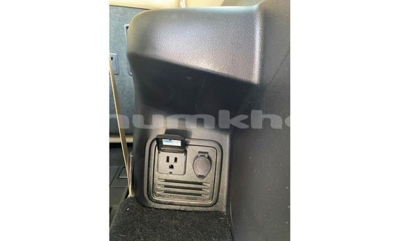 Buy Import Toyota 4Runner White Car in Import - Dubai in Bumthang Buy Import Toyota 4Runner White Car in Import - Dubai in Bumthang