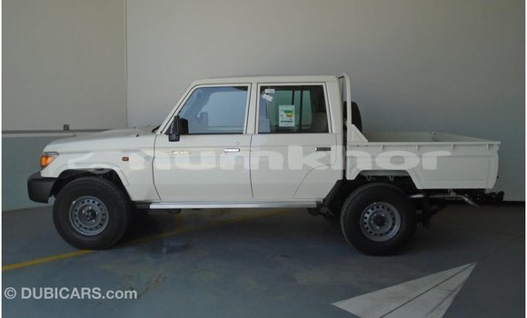 Buy Import Toyota Land Cruiser White Car in Import - Dubai in Bumthang Buy Import Toyota Land Cruiser White Car in Import - Dubai in Bumthang