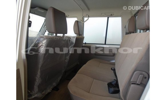 Buy Import Toyota Land Cruiser White Car in Import - Dubai in Bumthang Buy Import Toyota Land Cruiser White Car in Import - Dubai in Bumthang
