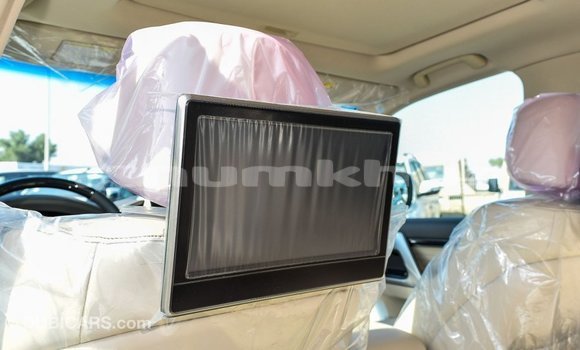 Buy Import Toyota Land Cruiser White Car in Import - Dubai in Bumthang Buy Import Toyota Land Cruiser White Car in Import - Dubai in Bumthang