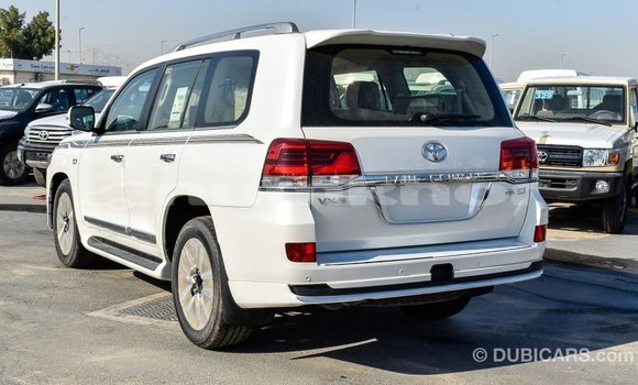 Buy Import Toyota Land Cruiser White Car in Import - Dubai in Bumthang Buy Import Toyota Land Cruiser White Car in Import - Dubai in Bumthang