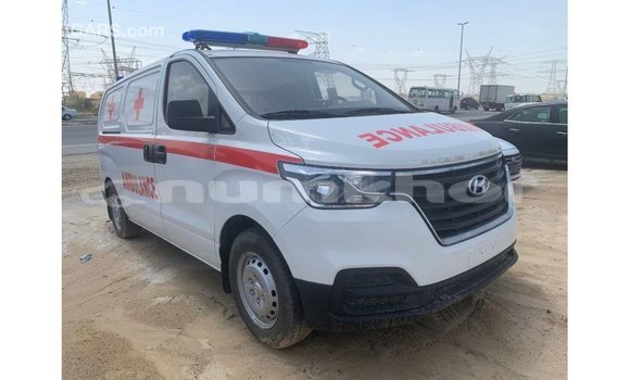 Buy Import Hyundai Accent White Car in Import - Dubai in Bumthang Buy Import Hyundai Accent White Car in Import - Dubai in Bumthang