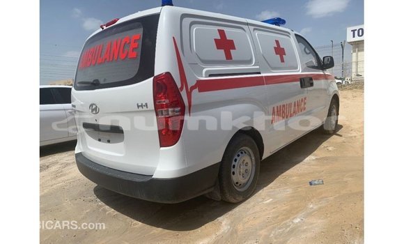 Buy Import Hyundai Accent White Car in Import - Dubai in Bumthang Buy Import Hyundai Accent White Car in Import - Dubai in Bumthang