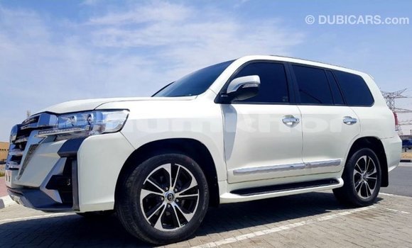Buy Import Toyota Land Cruiser White Car in Import - Dubai in Bumthang Buy Import Toyota Land Cruiser White Car in Import - Dubai in Bumthang