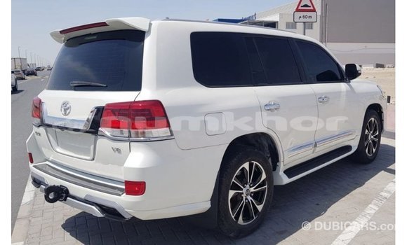 Buy Import Toyota Land Cruiser White Car in Import - Dubai in Bumthang Buy Import Toyota Land Cruiser White Car in Import - Dubai in Bumthang