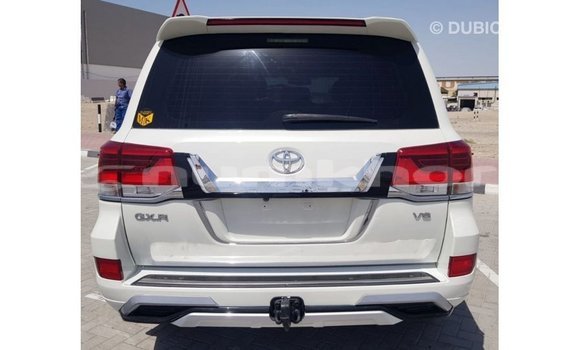 Buy Import Toyota Land Cruiser White Car in Import - Dubai in Bumthang Buy Import Toyota Land Cruiser White Car in Import - Dubai in Bumthang
