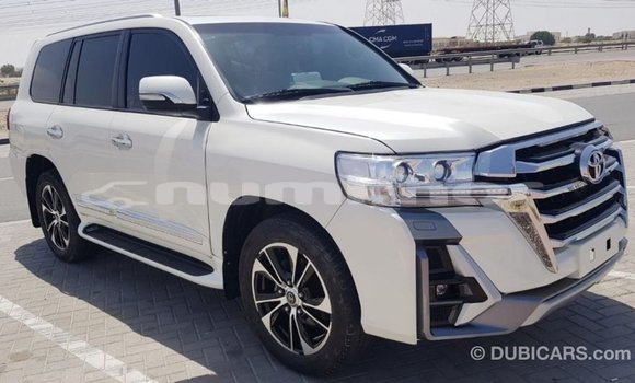 Buy Import Toyota Land Cruiser White Car in Import - Dubai in Bumthang Buy Import Toyota Land Cruiser White Car in Import - Dubai in Bumthang