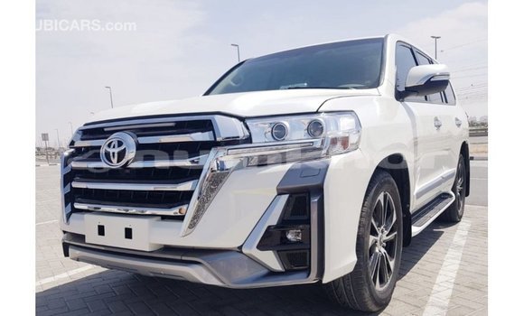 Buy Import Toyota Land Cruiser White Car in Import - Dubai in Bumthang Buy Import Toyota Land Cruiser White Car in Import - Dubai in Bumthang