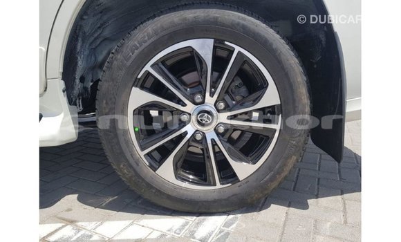 Buy Import Toyota Land Cruiser White Car in Import - Dubai in Bumthang Buy Import Toyota Land Cruiser White Car in Import - Dubai in Bumthang